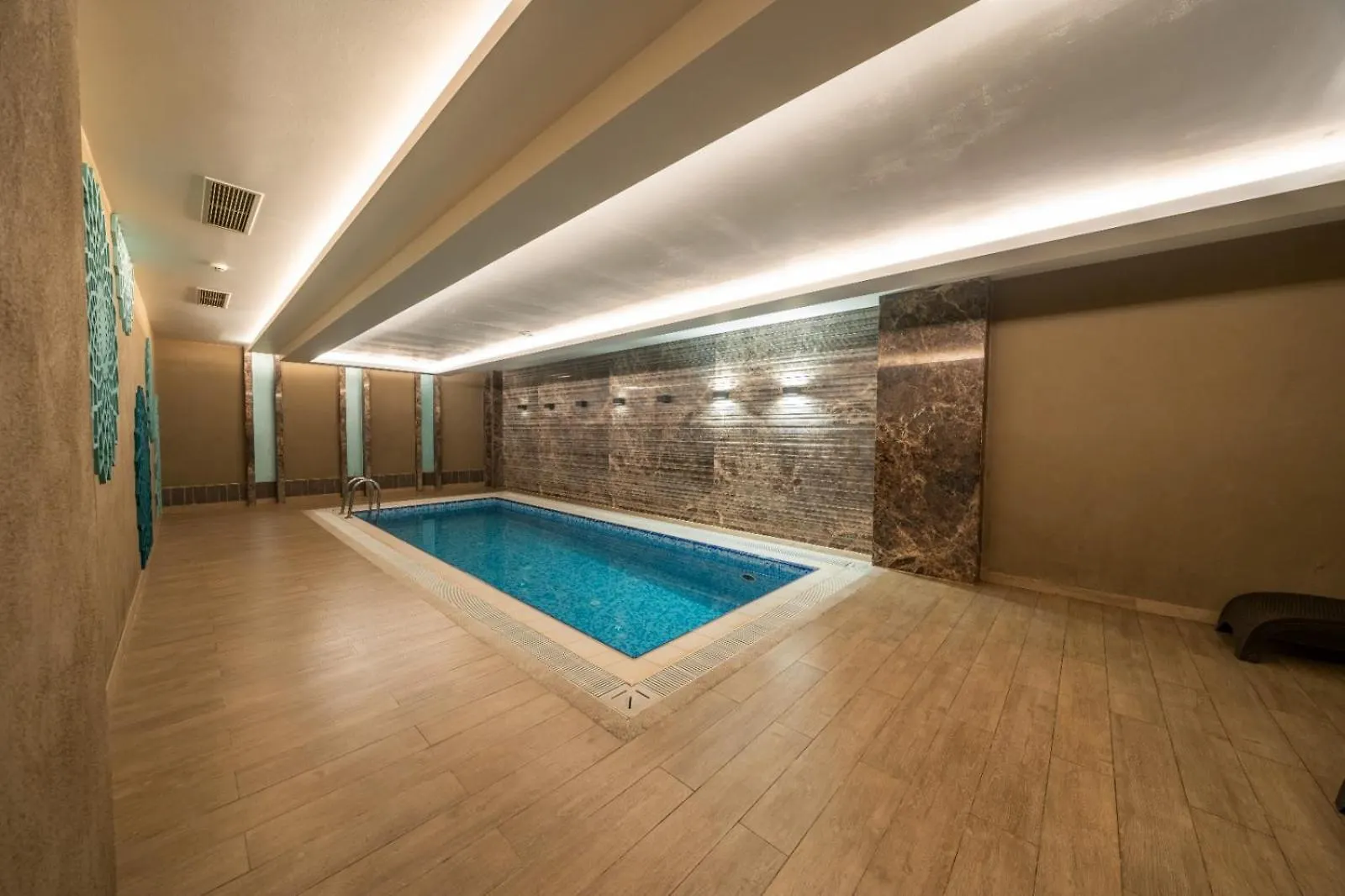 Three Bedroom Flat With Garage Pool Petek Residence 122 イスタンブール