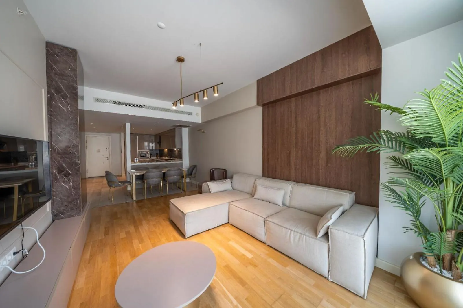 Three Bedroom Flat With Garage Pool Petek Residence 122 イスタンブール アパート